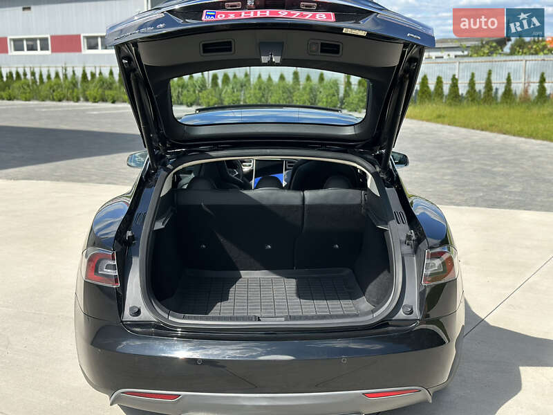 Лифтбек Tesla Model S 2013 в Луцке