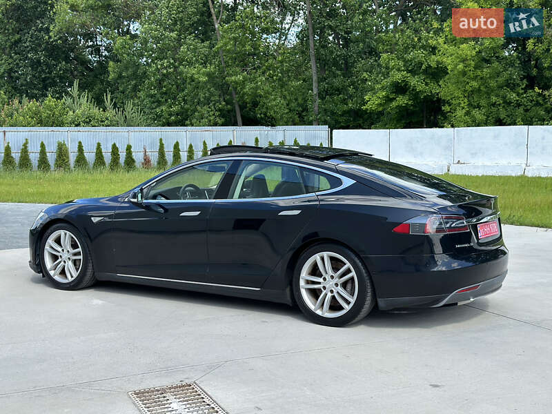 Лифтбек Tesla Model S 2013 в Луцке