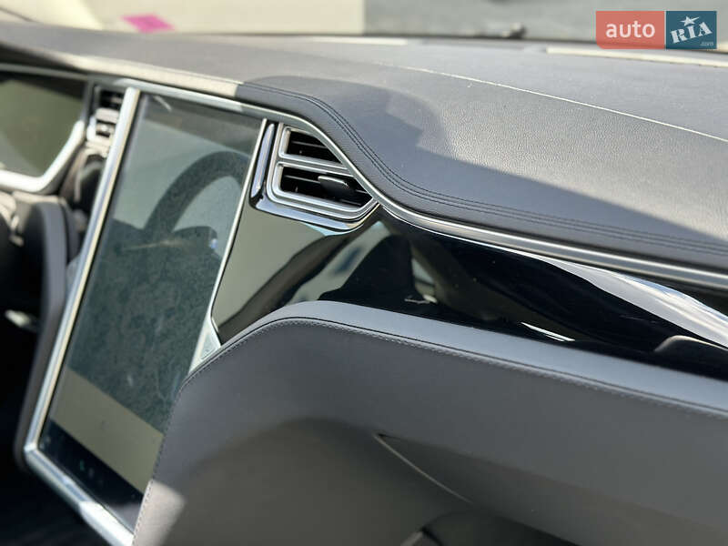 Лифтбек Tesla Model S 2013 в Луцке