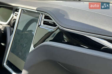 Лифтбек Tesla Model S 2013 в 