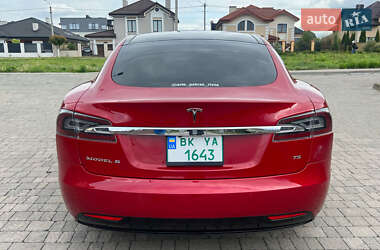 Лифтбек Tesla Model S 2017 в 