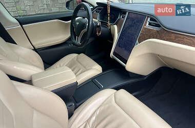Лифтбек Tesla Model S 2017 в 
