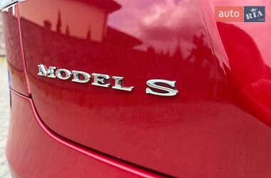 Лифтбек Tesla Model S 2017 в 