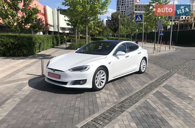 Лифтбек Tesla Model S 2018 в 