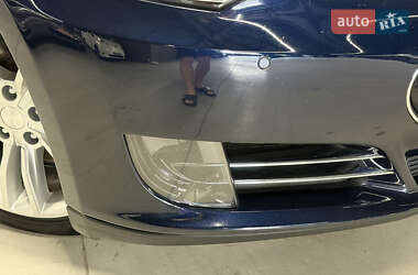 Лифтбек Tesla Model S 2014 в 