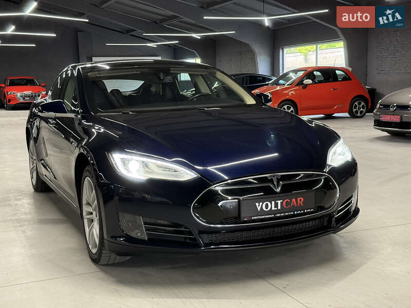Ліфтбек Tesla Model S 2014 в Володимирі