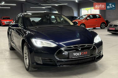 Лифтбек Tesla Model S 2014 в 