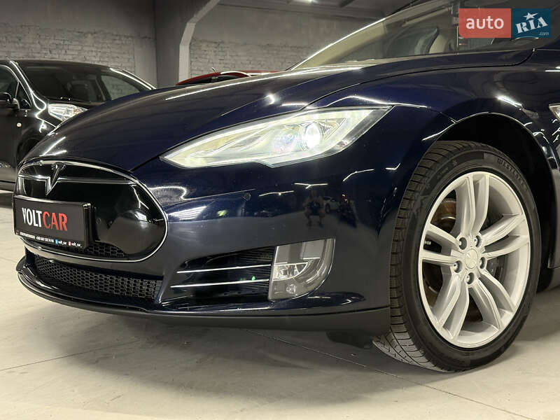 Ліфтбек Tesla Model S 2014 в Володимирі