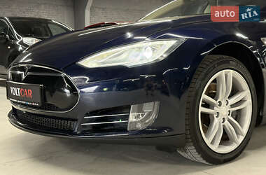 Лифтбек Tesla Model S 2014 в 