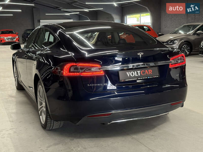 Ліфтбек Tesla Model S 2014 в Володимирі