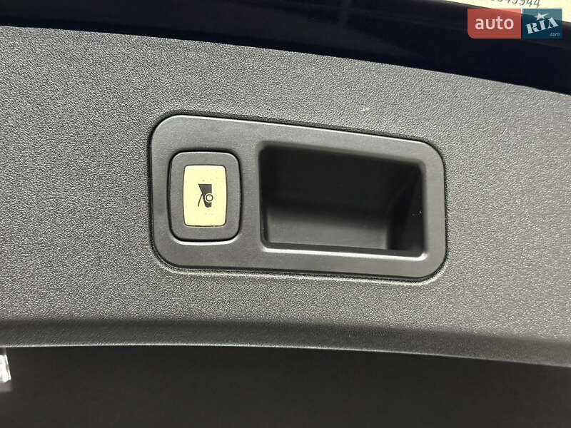 Ліфтбек Tesla Model S 2014 в Володимирі