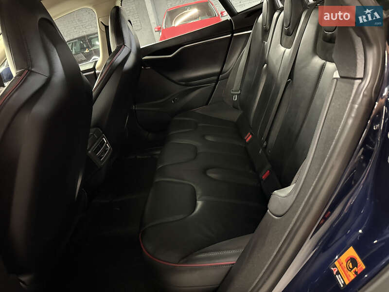 Ліфтбек Tesla Model S 2014 в Володимирі