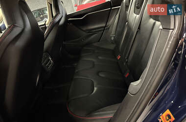Лифтбек Tesla Model S 2014 в 