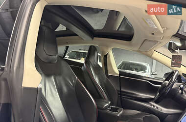 Лифтбек Tesla Model S 2014 в 