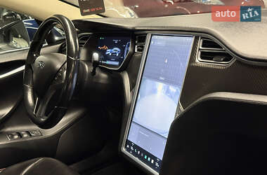Лифтбек Tesla Model S 2014 в 