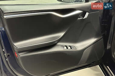 Лифтбек Tesla Model S 2014 в 