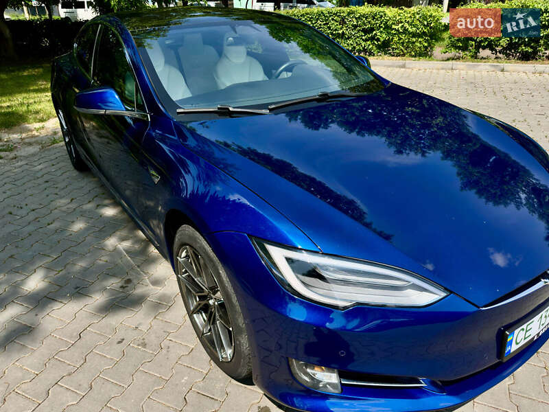 Лифтбек Tesla Model S 2018 в Черновцах