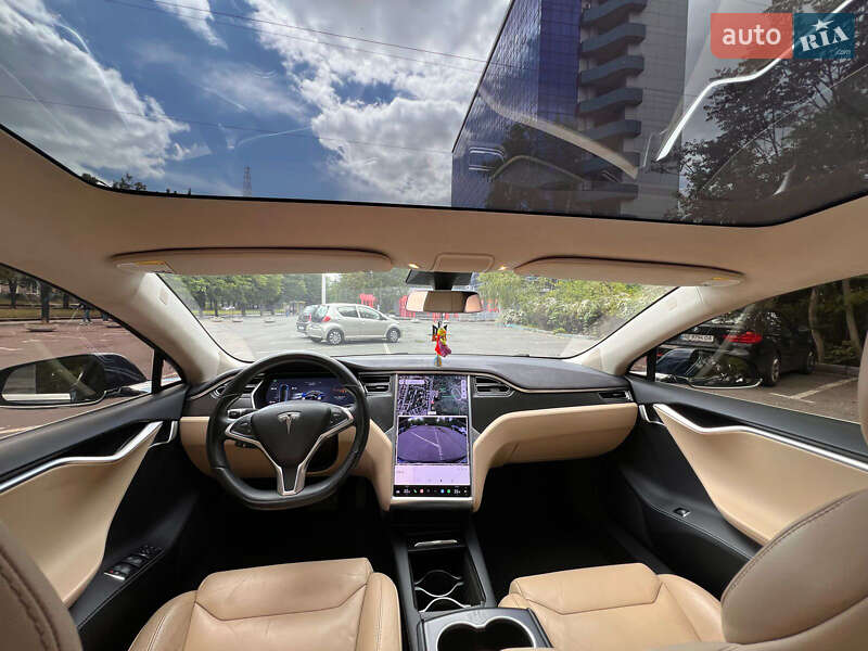 Лифтбек Tesla Model S 2017 в Днепре