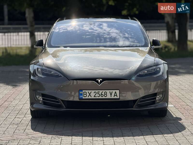 Лифтбек Tesla Model S 2016 в Днепре