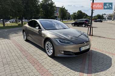 Лифтбек Tesla Model S 2016 в 
