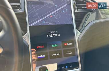 Лифтбек Tesla Model S 2016 в 