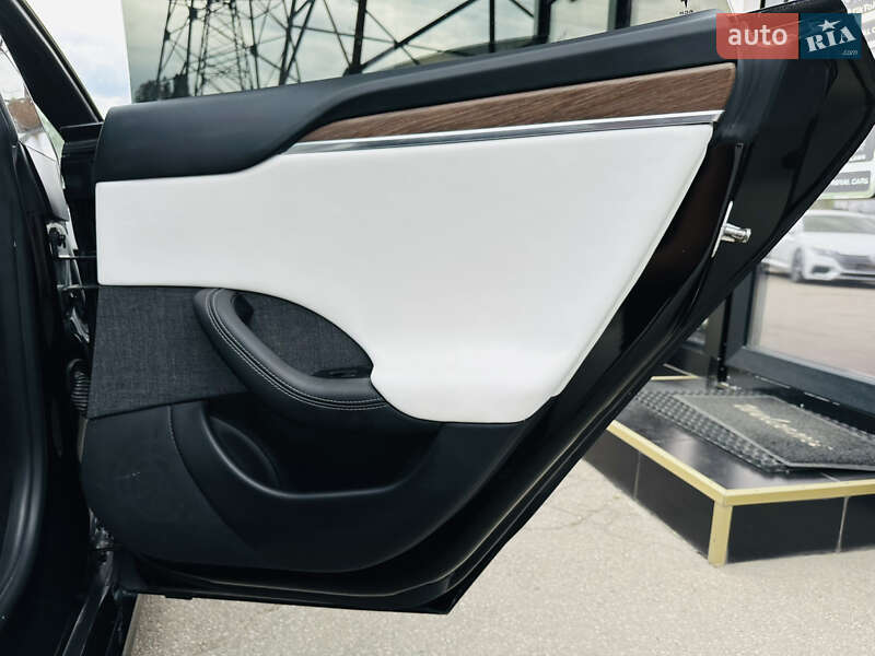 Лифтбек Tesla Model S 2022 в Харькове