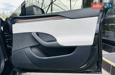 Лифтбек Tesla Model S 2022 в 