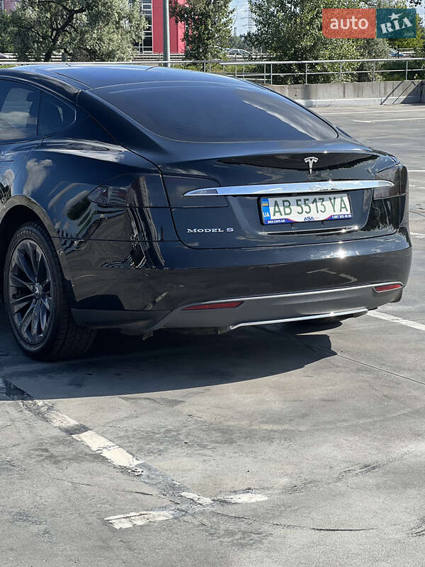 Лифтбек Tesla Model S 2013 в Киеве