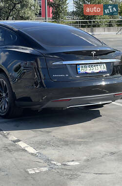 Лифтбек Tesla Model S 2013 в 