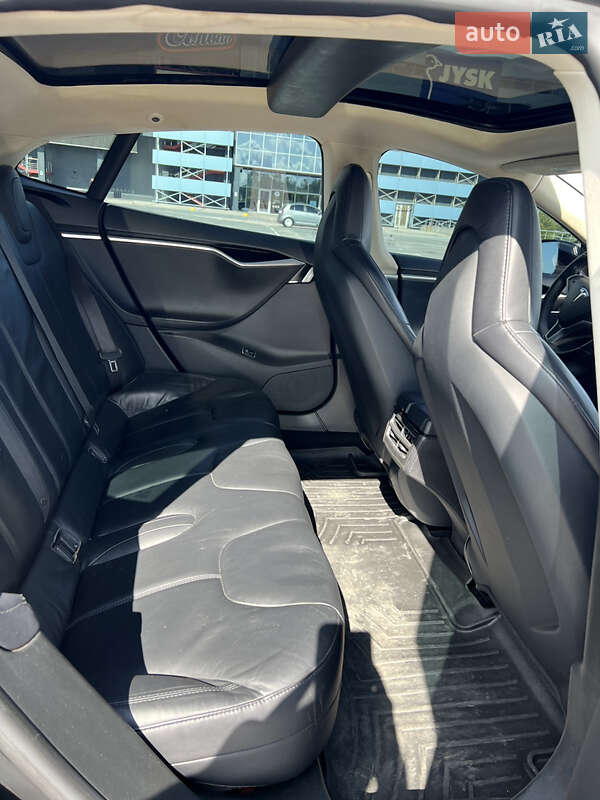 Лифтбек Tesla Model S 2013 в Киеве