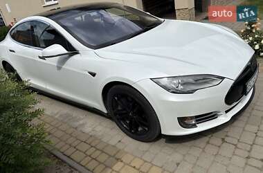 Ліфтбек Tesla Model S 2014 в 