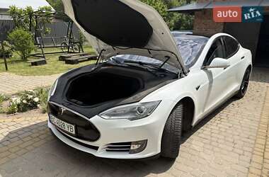 Ліфтбек Tesla Model S 2014 в 