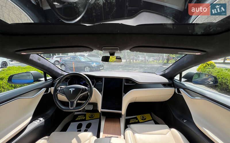 Ліфтбек Tesla Model S 2019 в Львові