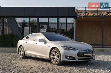 Лифтбек Tesla Model S 2012 в 