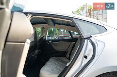 Лифтбек Tesla Model S 2012 в 