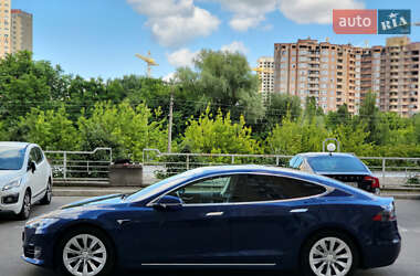 Лифтбек Tesla Model S 2018 в 