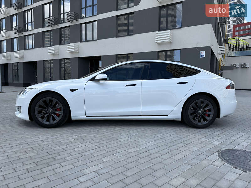 Лифтбек Tesla Model S 2019 в Киеве