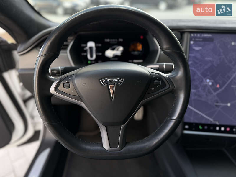 Лифтбек Tesla Model S 2019 в Киеве