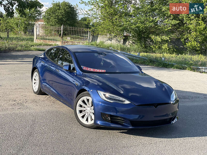 Лифтбек Tesla Model S 2016 в 