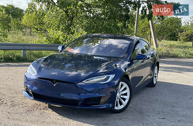 Лифтбек Tesla Model S 2016 в 