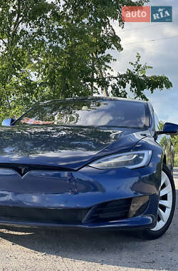 Лифтбек Tesla Model S 2016 в 