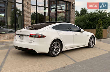 Лифтбек Tesla Model S 2016 в Ивано-Франковске