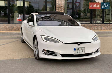 Лифтбек Tesla Model S 2016 в Ивано-Франковске