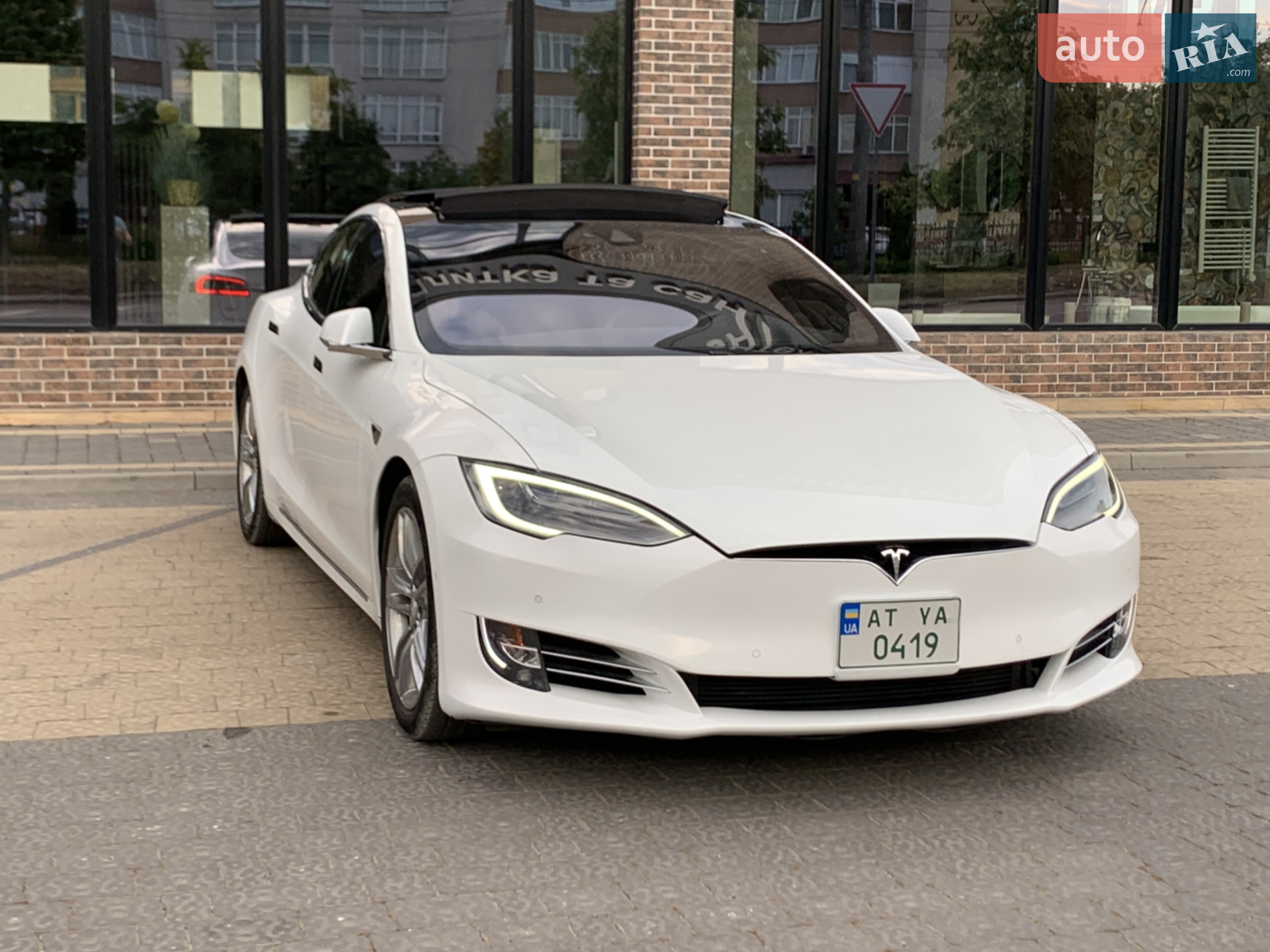 2016 Tesla Model S - мініатюра 10