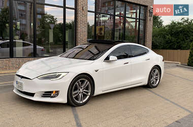 Лифтбек Tesla Model S 2016 в Ивано-Франковске