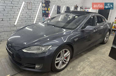 Лифтбек Tesla Model S 2015 в 