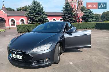 Ліфтбек Tesla Model S 2015 в 