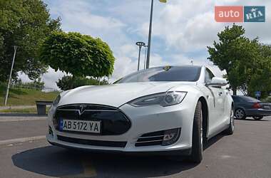 Ліфтбек Tesla Model S 2015 в Вінниці