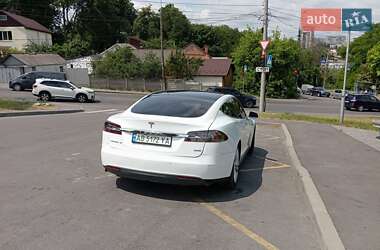 Лифтбек Tesla Model S 2015 в 