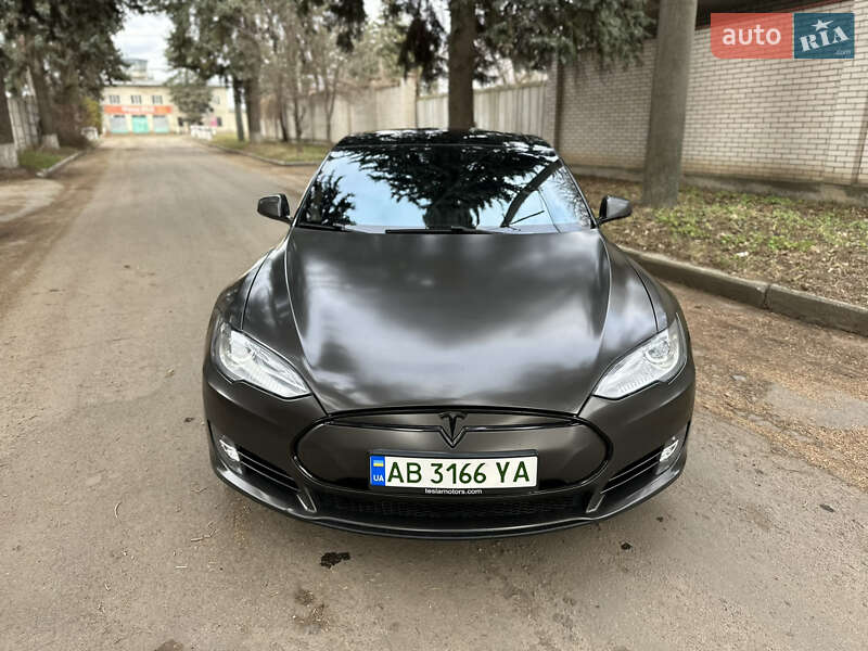 Лифтбек Tesla Model S 2014 в Виннице